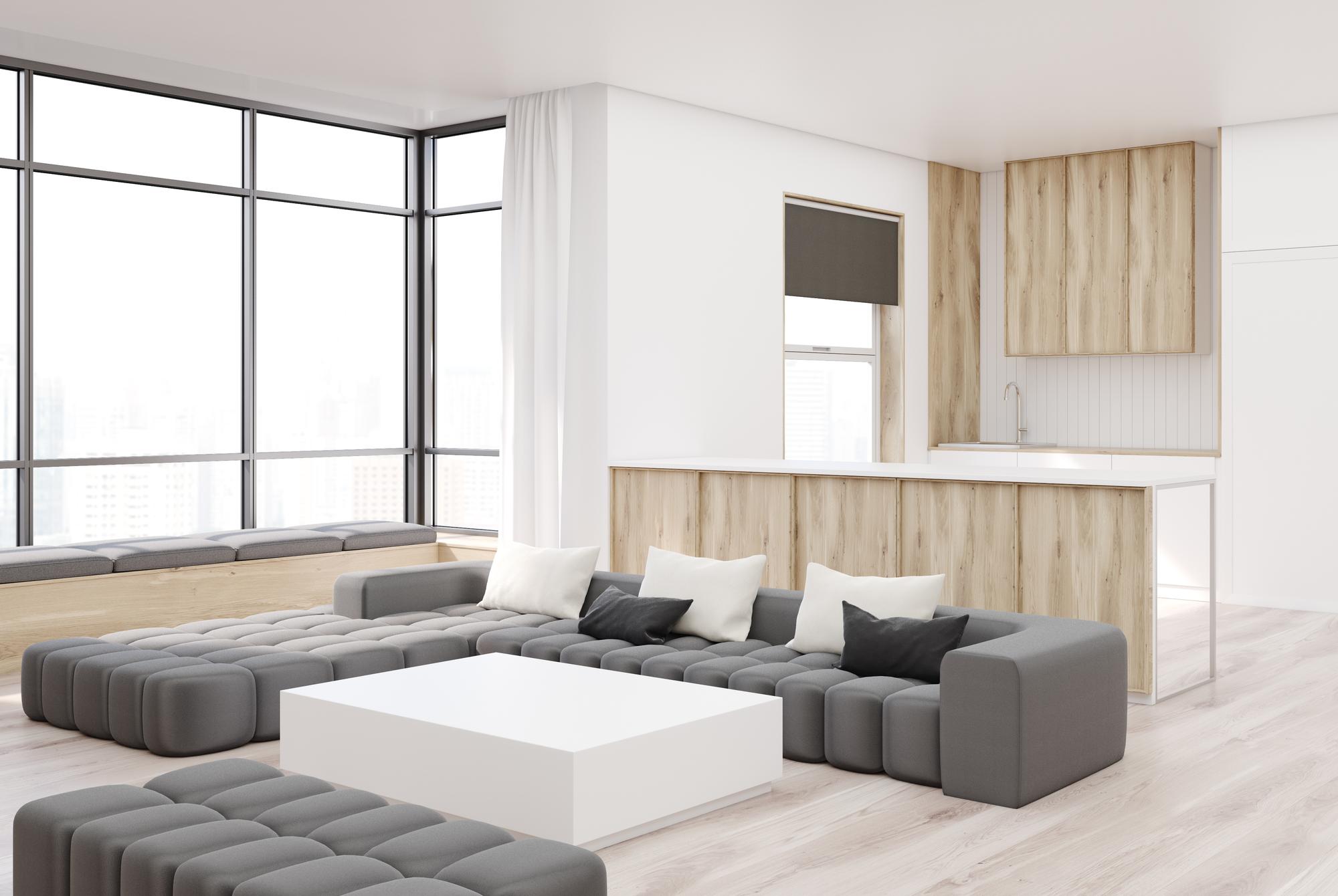 Interior luminos de apartament pregătit pentru vânzare